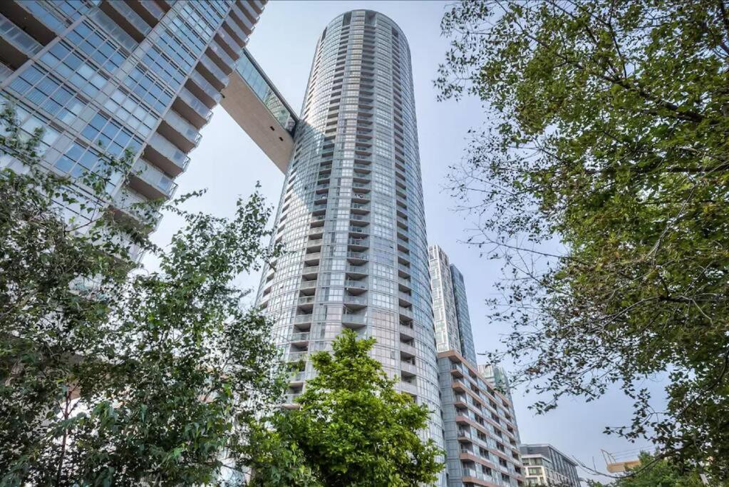 Lush Condo By Cntower - Free Parking Toronto Zewnętrze zdjęcie