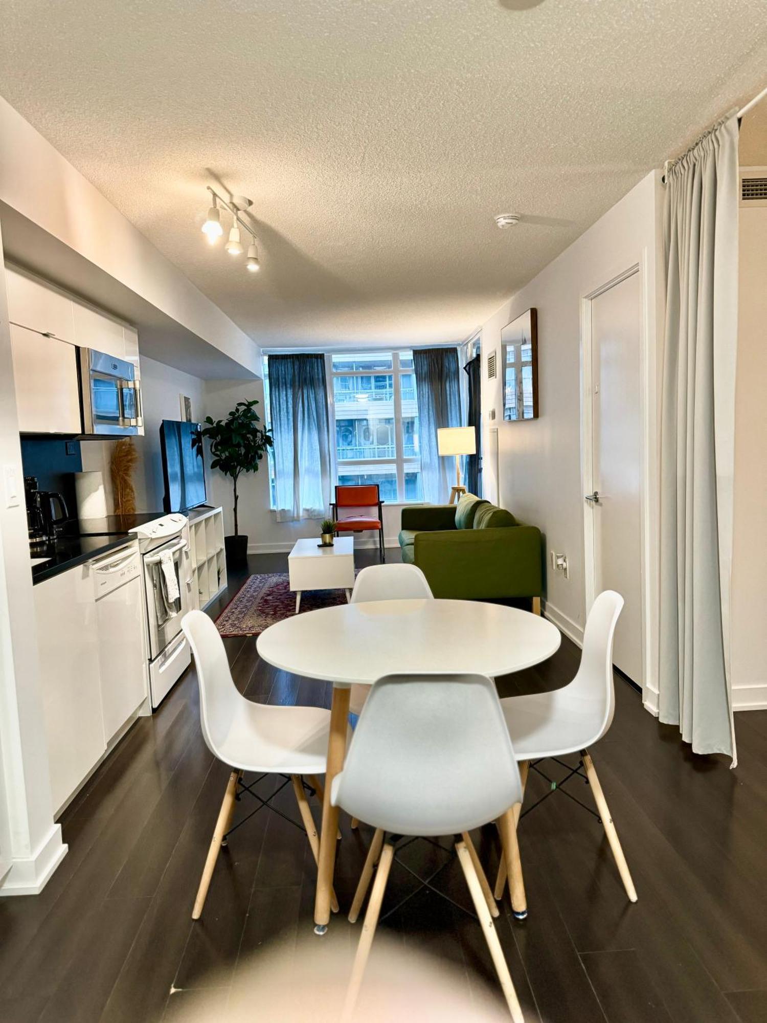 Lush Condo By Cntower - Free Parking Toronto Zewnętrze zdjęcie